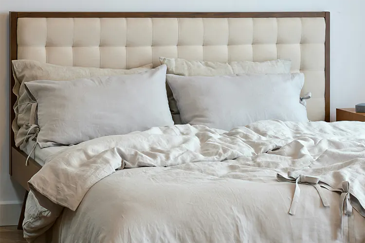 The best DIY solutions for cleaning a mattress