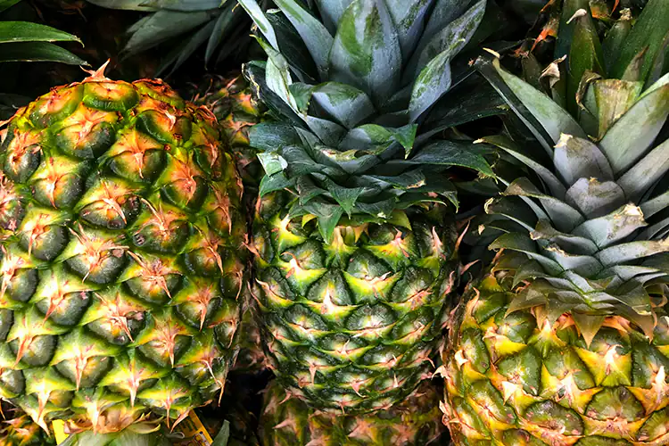 Tips to pick a pineapple